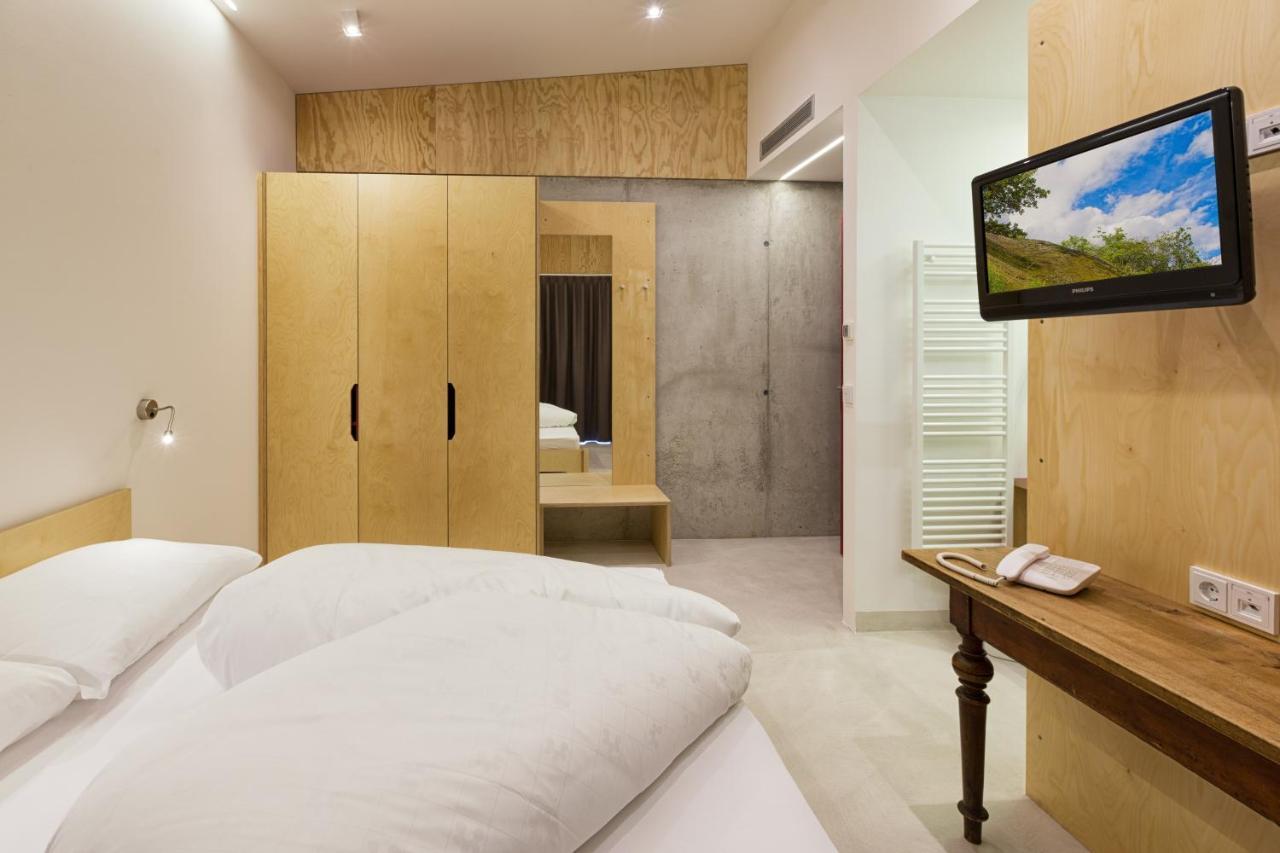 Kleinkunsthotel Naturns Exteriör bild