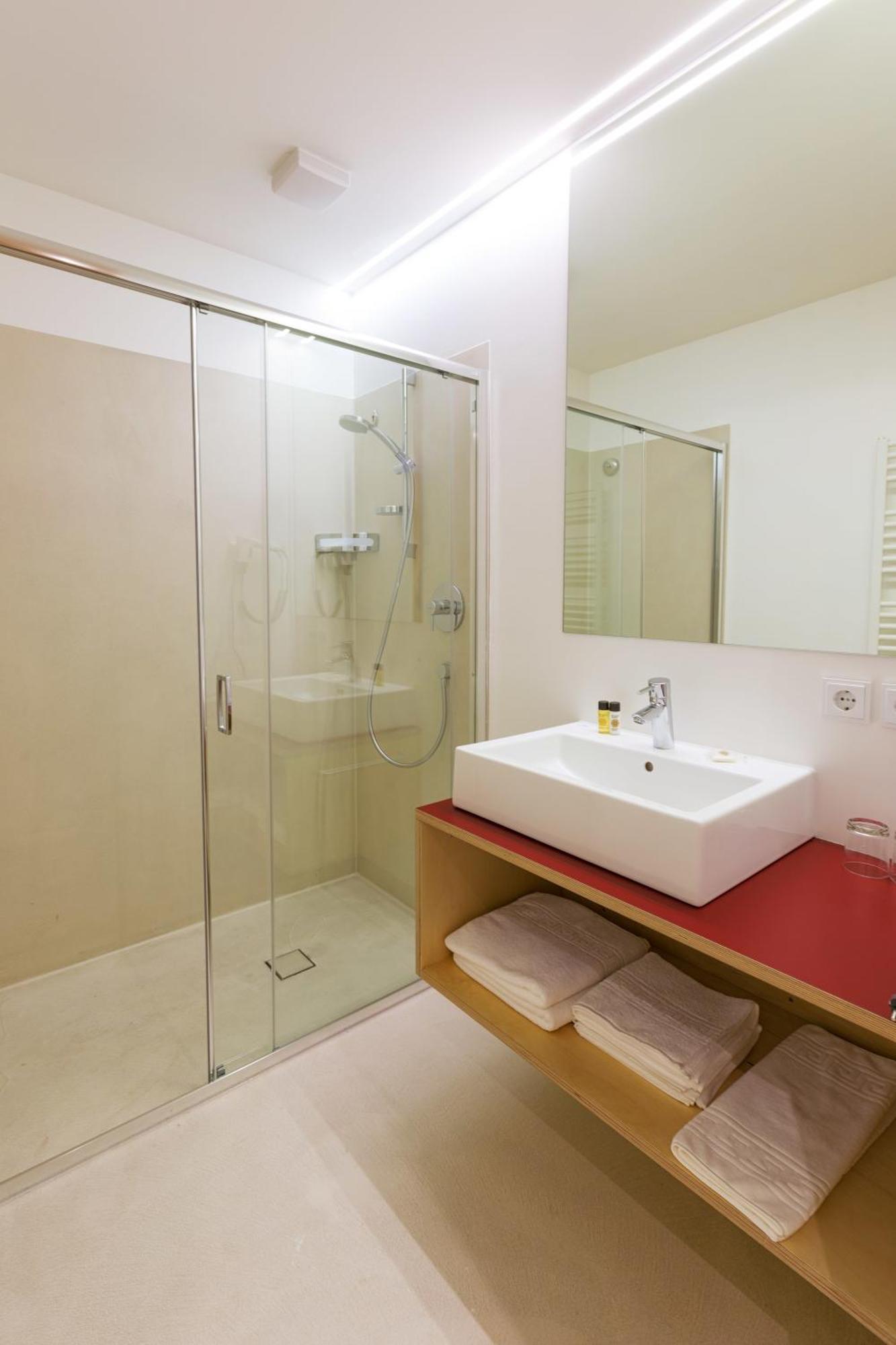 Kleinkunsthotel Naturns Rum bild