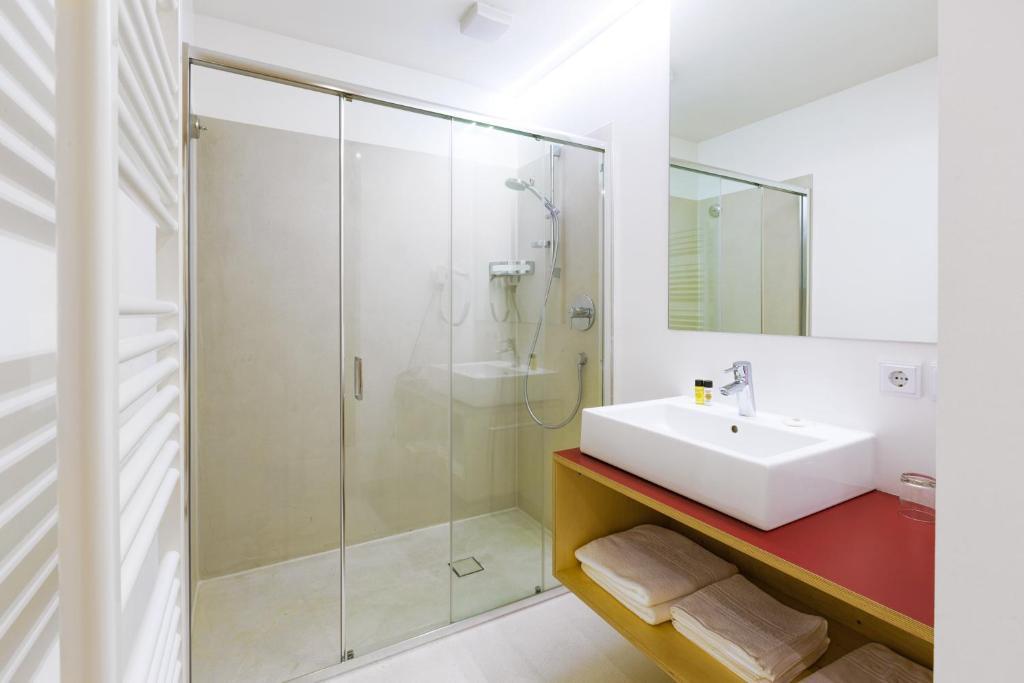 Kleinkunsthotel Naturns Rum bild