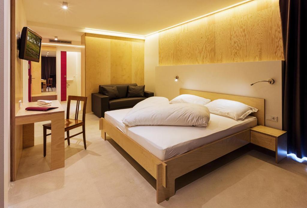 Kleinkunsthotel Naturns Rum bild
